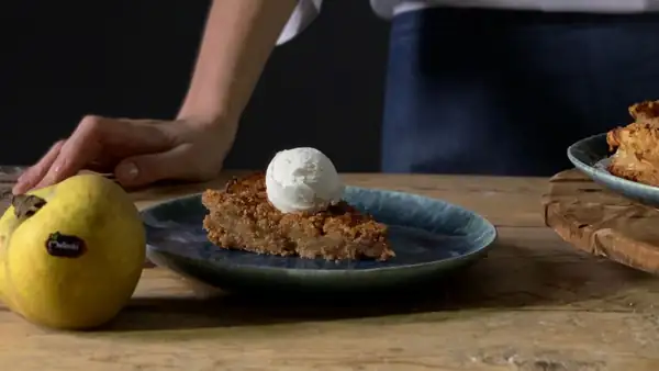 Tarta de manzana Renetta con galletas amaretti y galletas