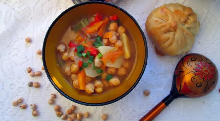 Sopa de garbanzos y verduras, receta paso a paso con fotos de Leysan93, 231 kcal