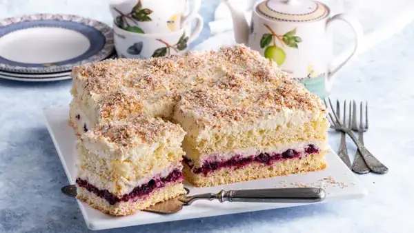 Coconut slices with currant jam