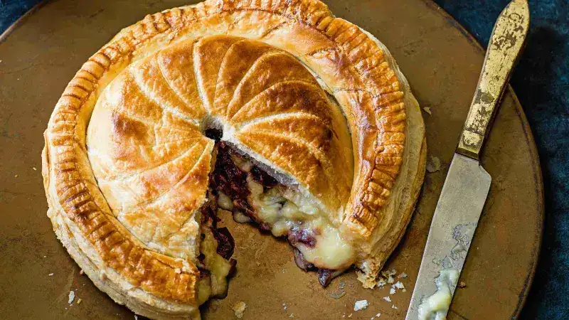 Cheese and cranberry pie