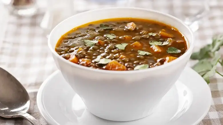 La razón práctica por la que los restaurantes tienen una sopa del día