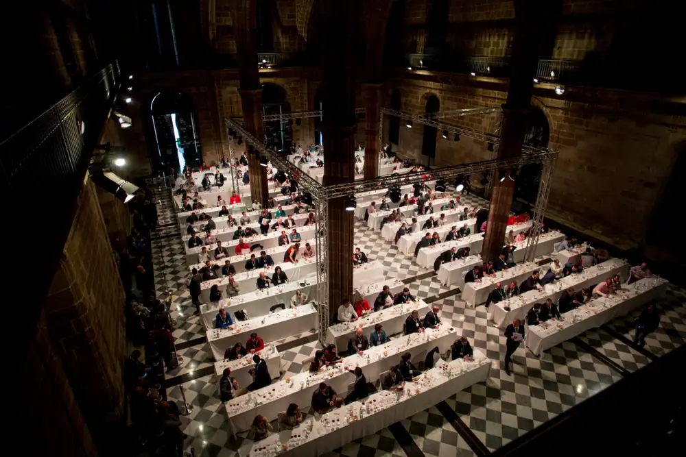 The Vila Viniteca Wine Tasting for Couples competition sells out in four minutes