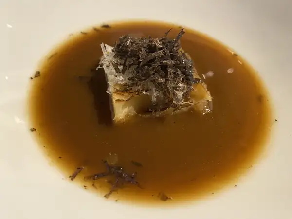Varra, en Madrid, une comedor de autor, bar de tapas y una bodega de calidad