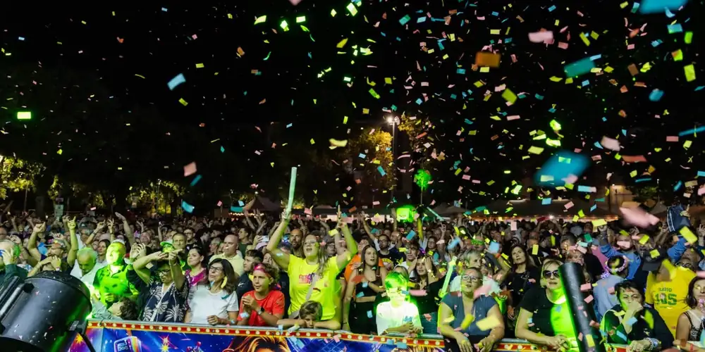 Broni celebra la uva y el vino, con una gran afluencia de público en el renovado Festival de la Uva