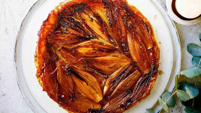 Upside-down chicory cake