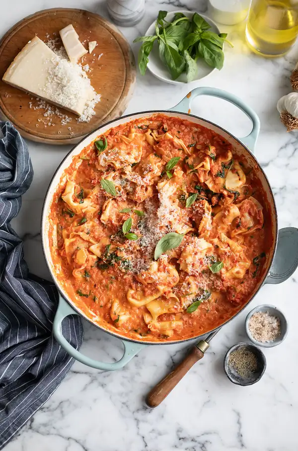 The Best Creamy Tomato & Spinach Tortelloni recipe