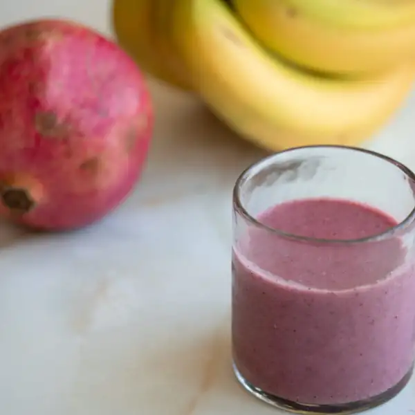 Strawberry Pomegranate Smoothie