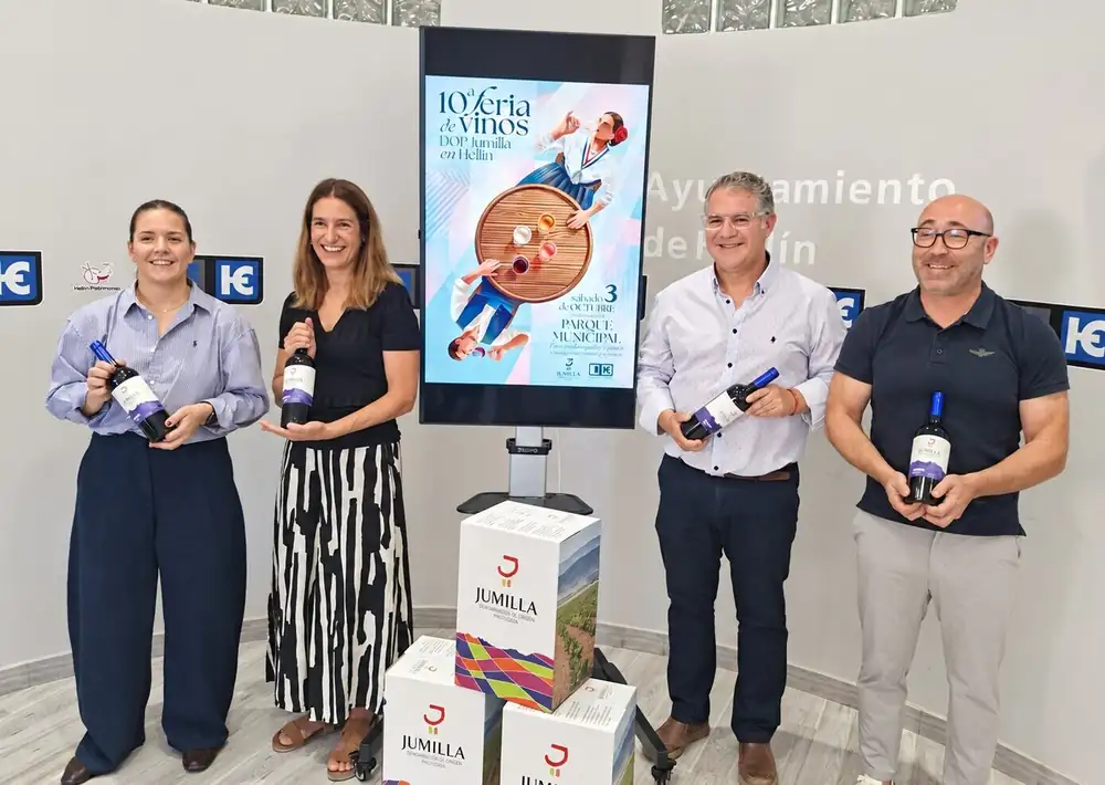 Thirteen wineries will fill Hellín Municipal Park with wine