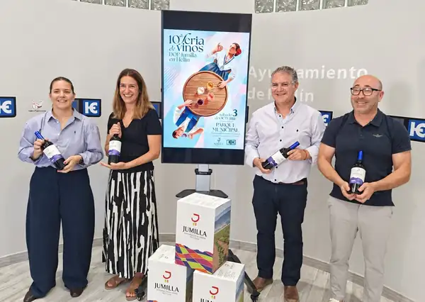 Thirteen wineries will fill Hellín Municipal Park with wine