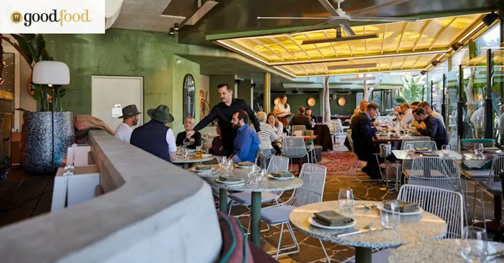 Elliott's, en Balmain, es un bar y restaurante rodeado de vegetación, ideal para almuerzos prolongados y cócteles al atardecer