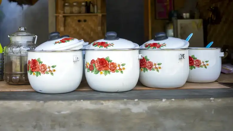 Stop Throwing Old Pot Lids Away And Put Them To Good Use