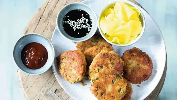 Peeled mung bean patties with pork