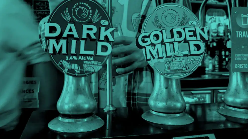 La barra del pub tradicional es bastante molesta y está mal diseñada