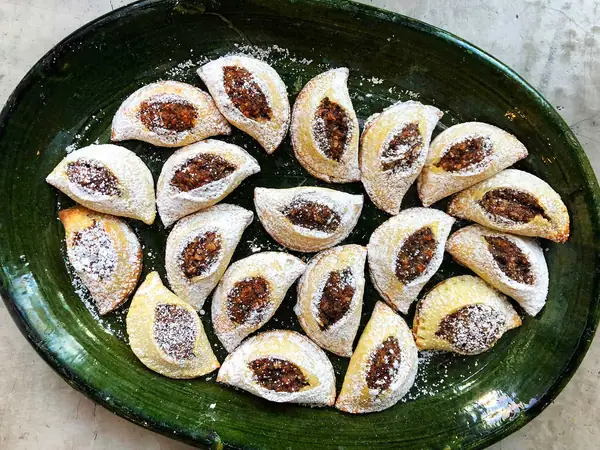 'Mpanatigghi (Sicilian Chocolate-Meat Cookies)