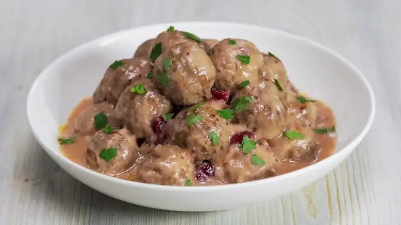 Forget The Eggs, Mashed Potatoes Are The Perfect Way To Bind Meatballs