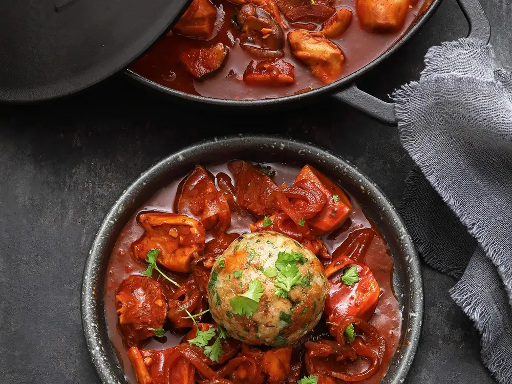 Mushroom goulash with bread dumplings
