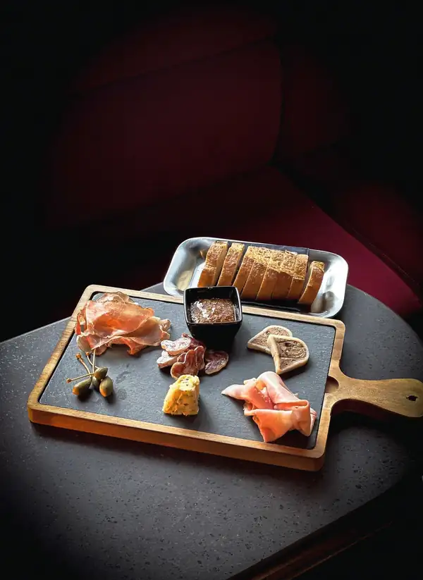 Pigalle Bar revises gastronomy and bar concept