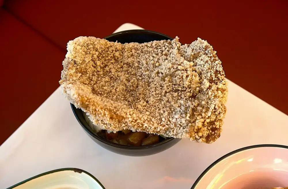 Abundance lanza chuleta de cerdo crujiente XL, tortilla de ostras taiwanesa y más