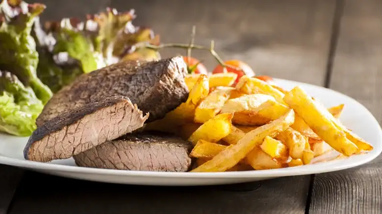 Por qué no deberías pedir tu bistec bien hecho