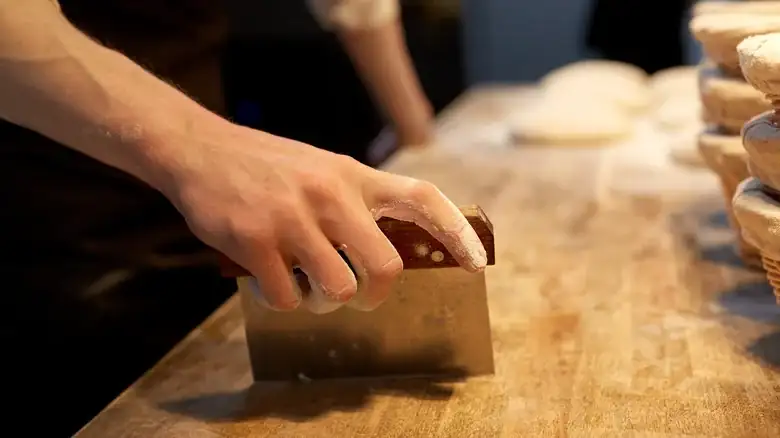 What's The Difference Between A Bench Scraper And A Bowl Scraper?