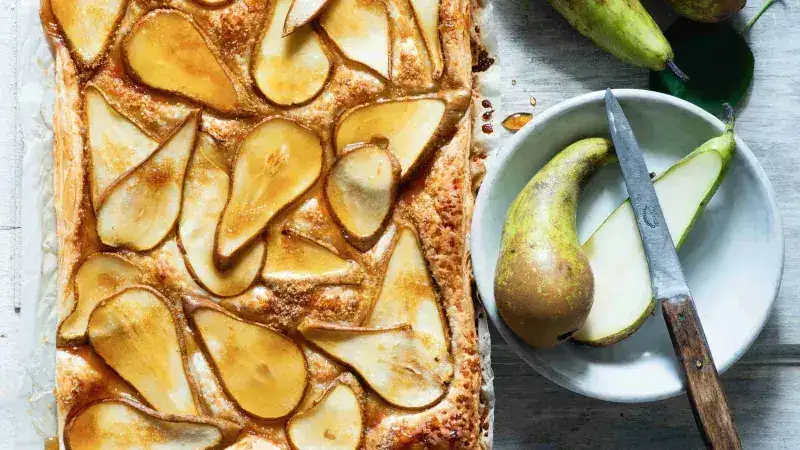 Simple pear cake