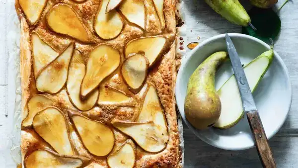 Simple pear cake