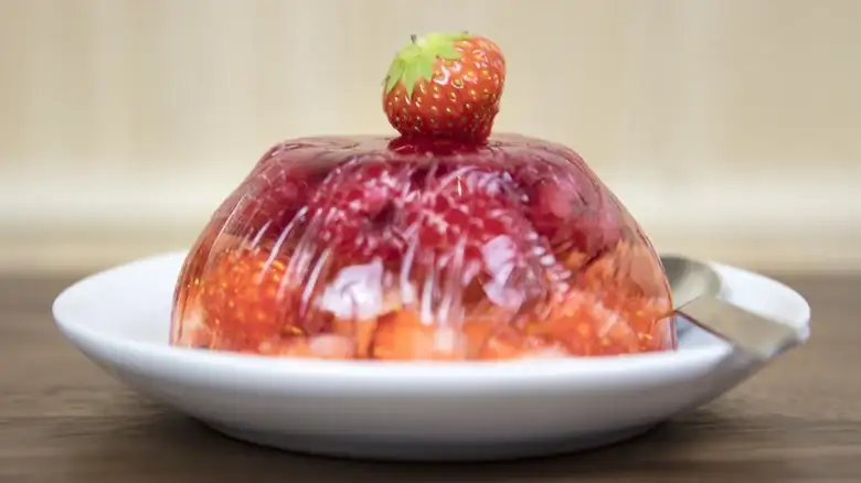 Ginger Ale Adds Snap, Sparkle, And Pop To Your Jell-O Salad