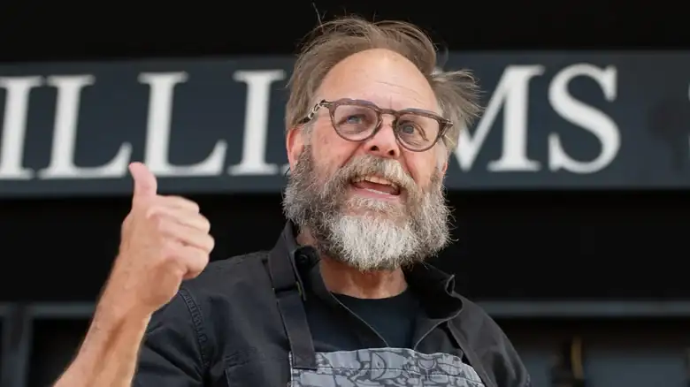 Alton Brown's Unusual Egg Carton Hack For Meatballs Is Quite Genius