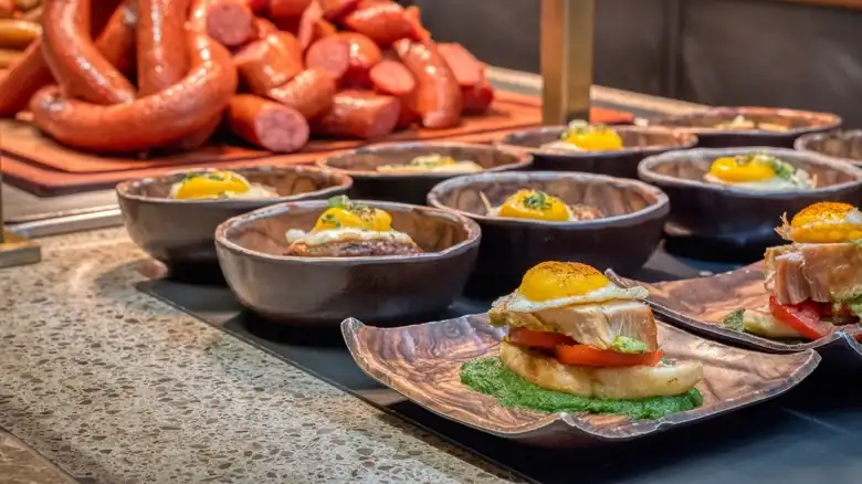 The Best Buffets In Las Vegas For Luxury Vs. Comfort Food