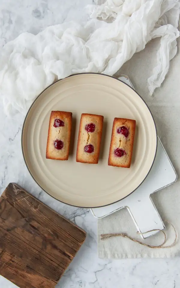 El financier, el pastel que lleva el nombre de los banqueros de París