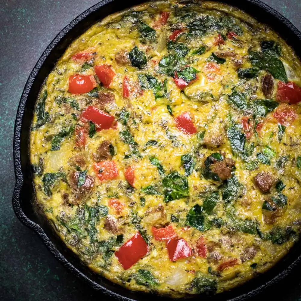 Frittata de salchicha y espinacas