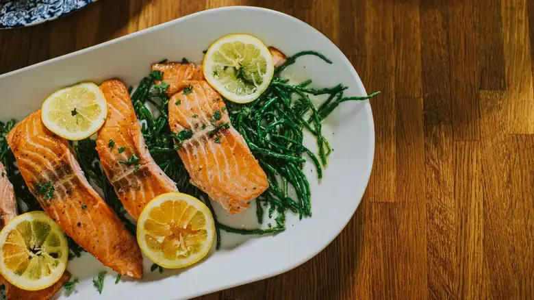 Por qué el limón es indispensable en la cocina de pescados y mariscos
