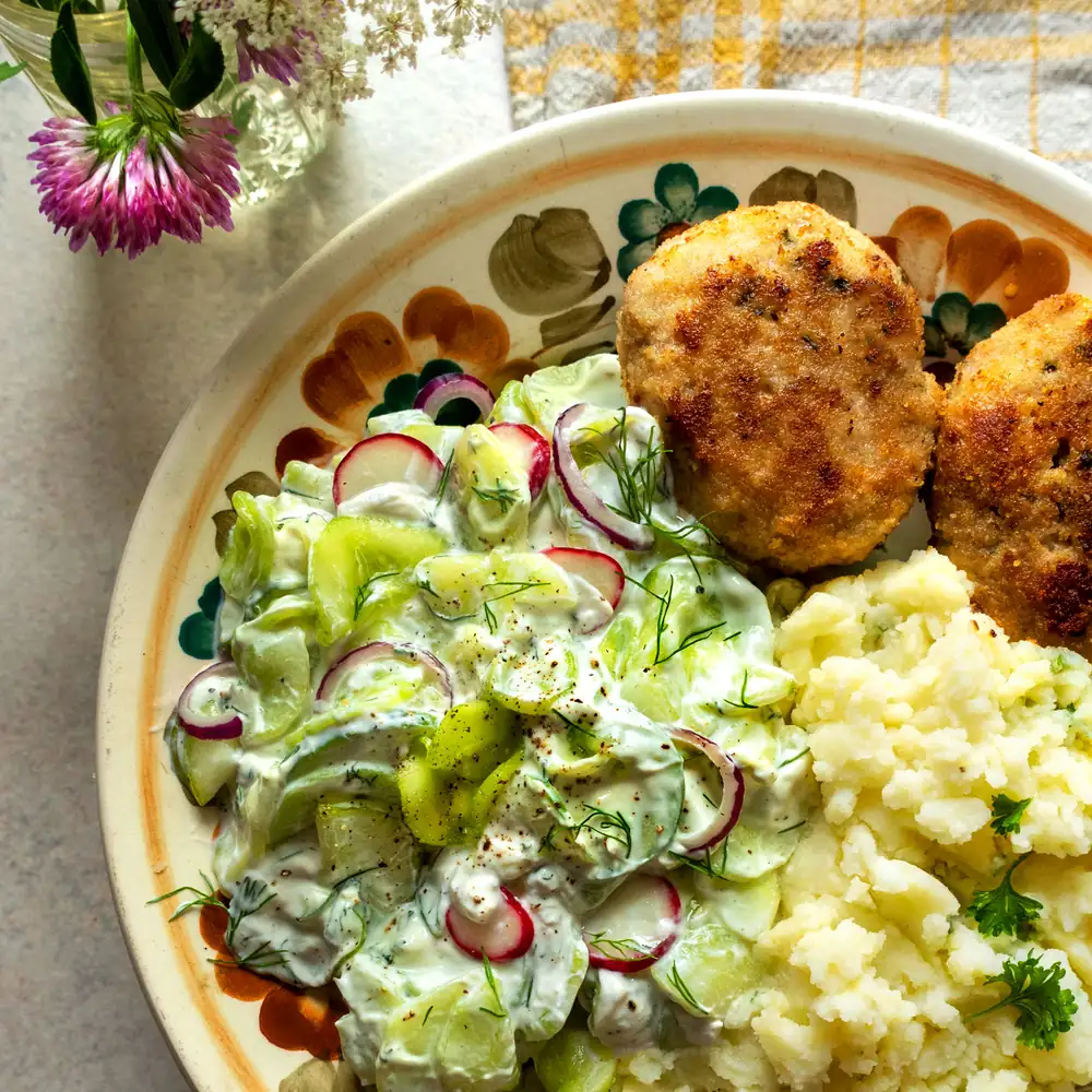Mizeria: Ensalada polaca de pepino con crema agria