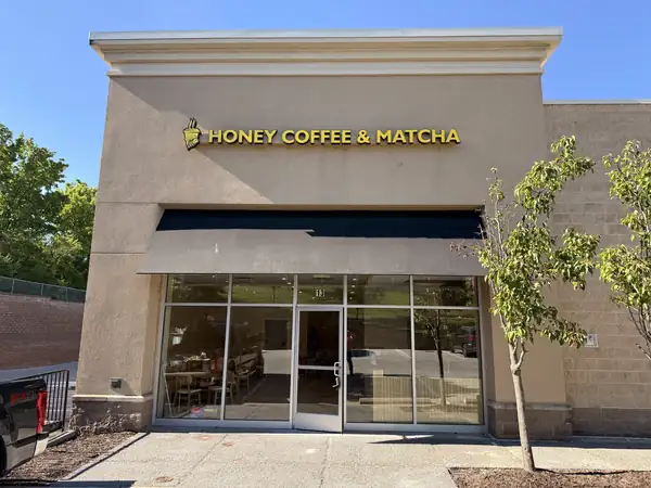 Los propietarios de Honey Bee Tea abrirán Honey Coffee & Matcha en Brentwood