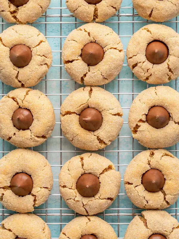 Galletas de beso: El dulce más fácil y adorable que hornearás esta temporada