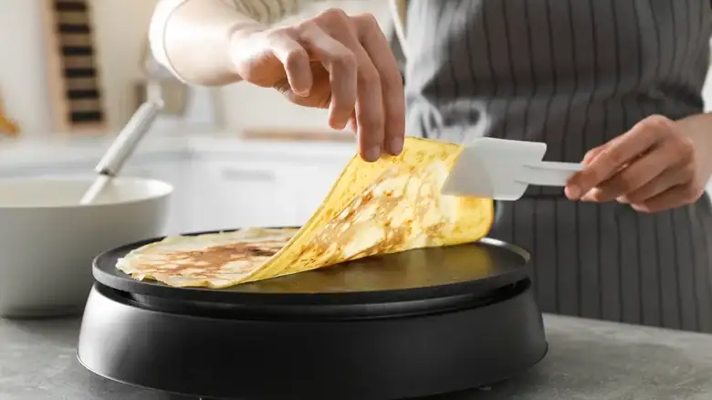 The Telltale Signs Your Crepe Is Ready To Flip