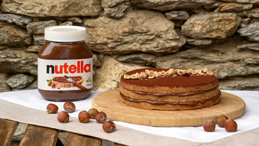 Hazelnut cake with Nutella®