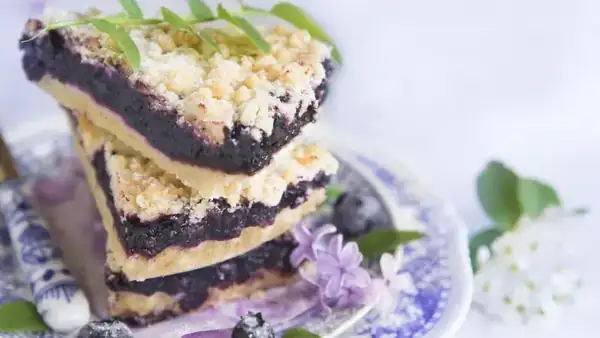 The easiest blueberry pie