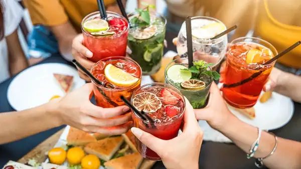 The Drinking Rule You'll Have To Follow At Restaurants In Utah