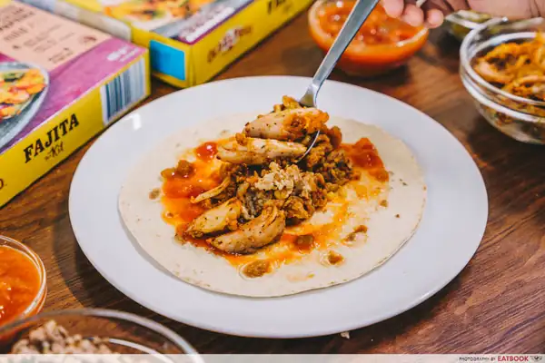 Old El Paso tiene tacos, totopos e incluso un kit para fajitas para preparar banquetes mexicanos caseros.