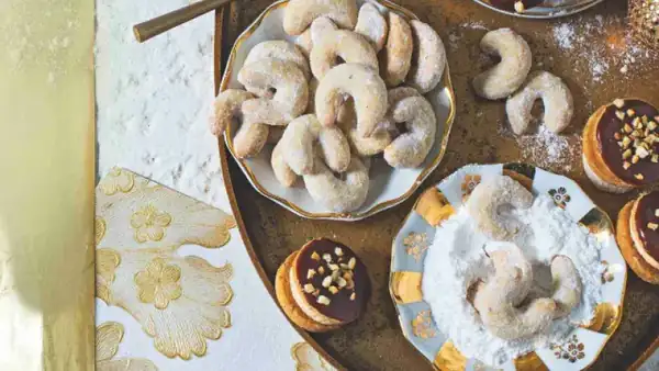 Vanilla hazelnut rolls