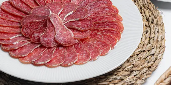 Miguel España e Hijos defiende el valor del jamón entero, la paleta y el lomo