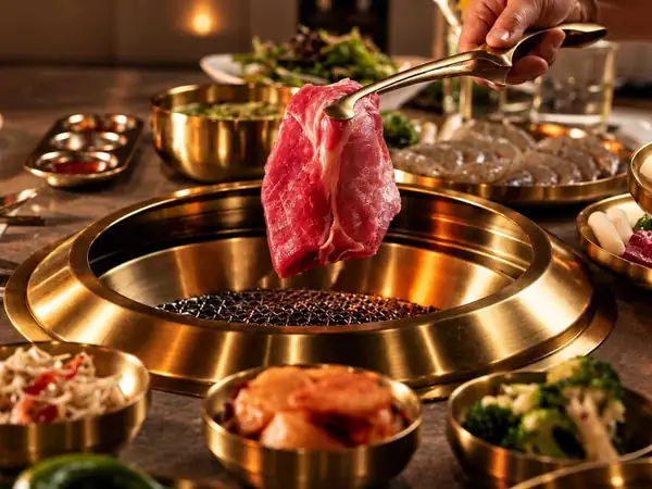 Un chef reconocido por la Guía Michelin trae la barbacoa coreana al Bishop Arts de Dallas