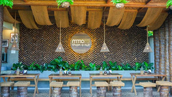 Todo en este café de Kerala está hecho a base de coco