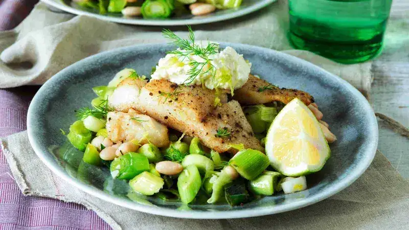 Fish with leek and beans