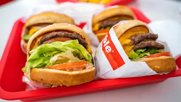 14 Fast Food Burgers That Are Always Fresh And Never Frozen