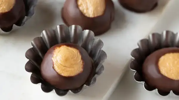 Upgrade Ohio Buckeye Candy With A Crunchy Graham Cracker Twist