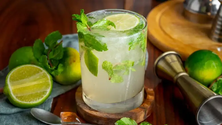 What waiters don't want to admit every time someone orders a mojito