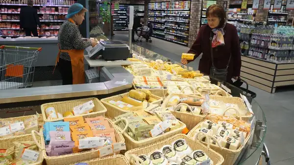 The Ammonia Problem With Wrapping Cheese In Plastic