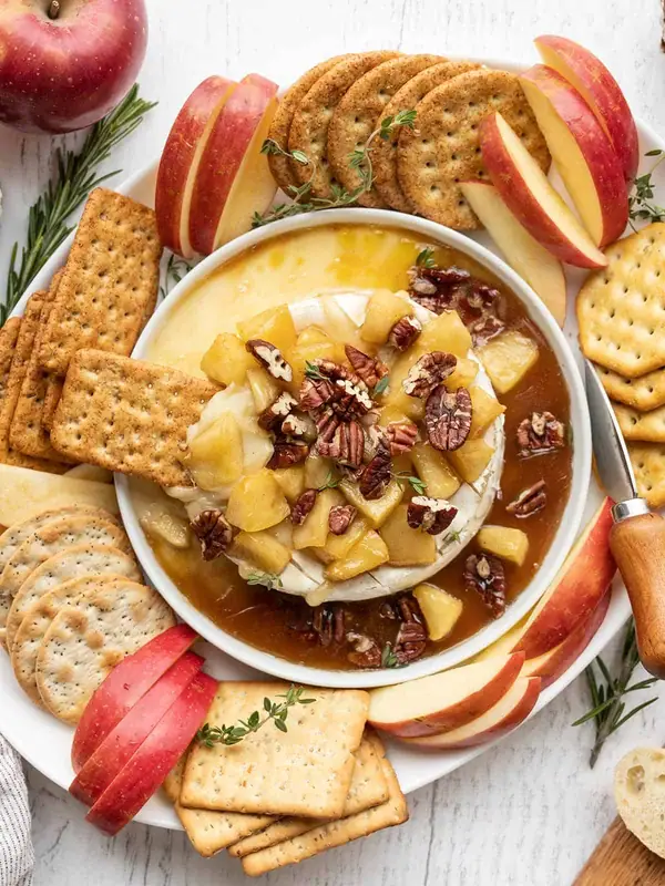 Easy Baked Brie with Apples
